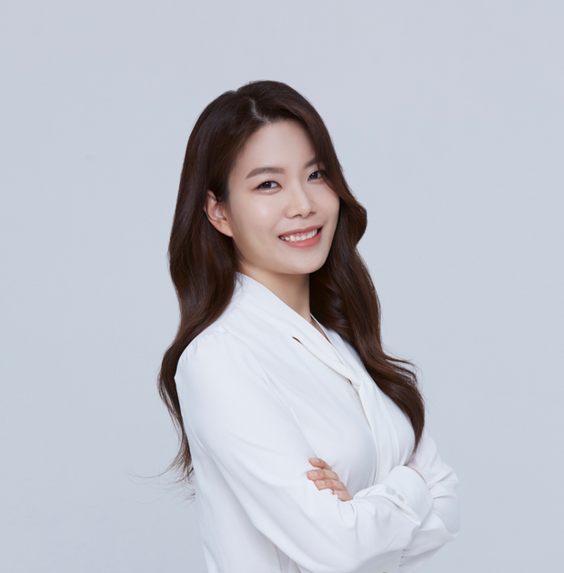 Ji Won Jeon Headshot